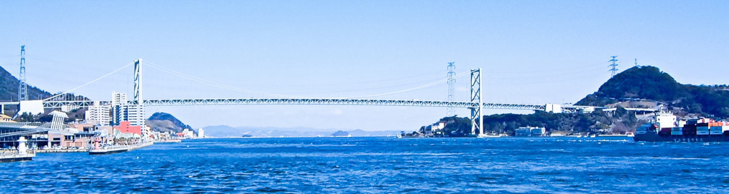 大きな椅子とアクロス福岡