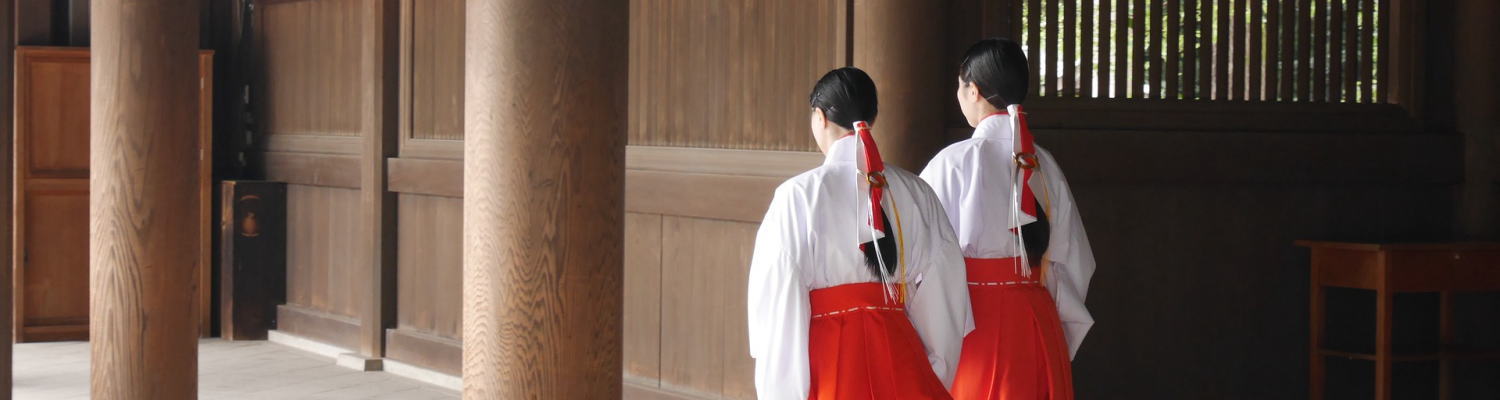 巫女さん二人